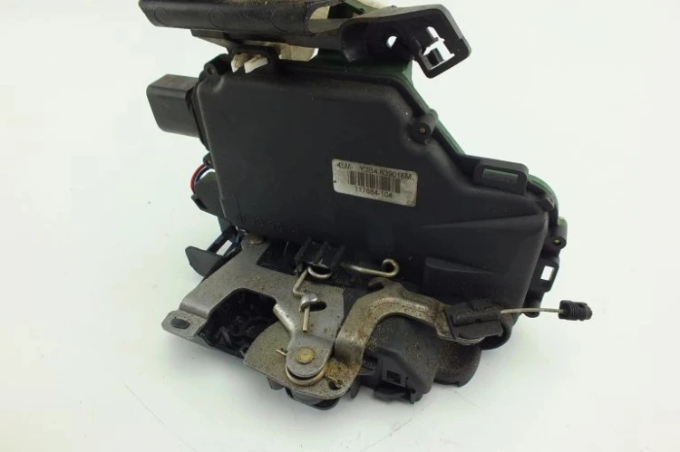 ZAMEK DRZWI LEWY TYŁ VOLKSWAGEN BORA (1998-2005) 1.6