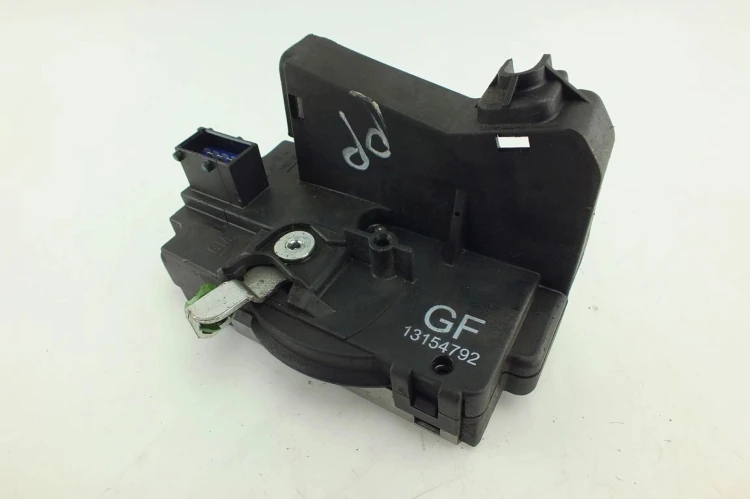 ZAMEK DRZWI PRAWY PRZÓD OPEL MERIVA (2002-2010) 1.4 16V