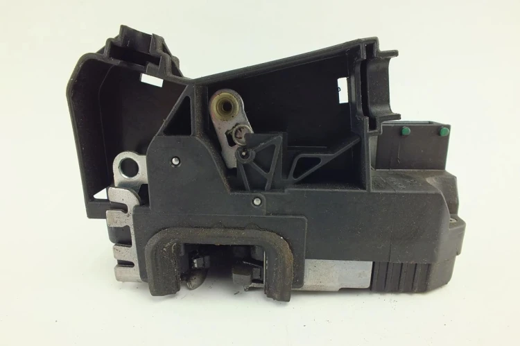 ZAMEK DRZWI PRAWY PRZÓD OPEL MERIVA (2002-2010) 1.4 16V