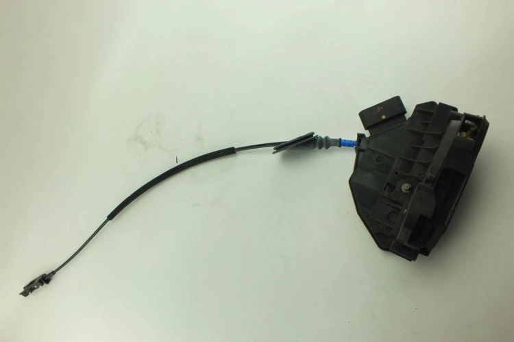 ZAMEK DRZWI PRAWY PRZÓD FORD FIESTA MK7 (2008-2017) 1.6L Zetec-S (115PS)