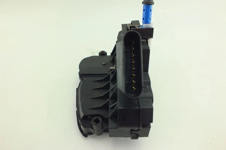 ZAMEK DRZWI PRAWY PRZÓD FORD FIESTA MK7 (2008-2017) 1.6L Zetec-S (115PS)