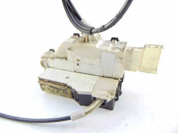 ZAMEK DRZWI PRAWY TYŁ PEUGEOT 407 LIFT (2008-2011) 2.0 HDI 96866918