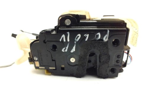 ZAMEK DRZWI PRAWY PRZÓD VOLKSWAGEN POLO IV LIFT (2005-2009) 1.2