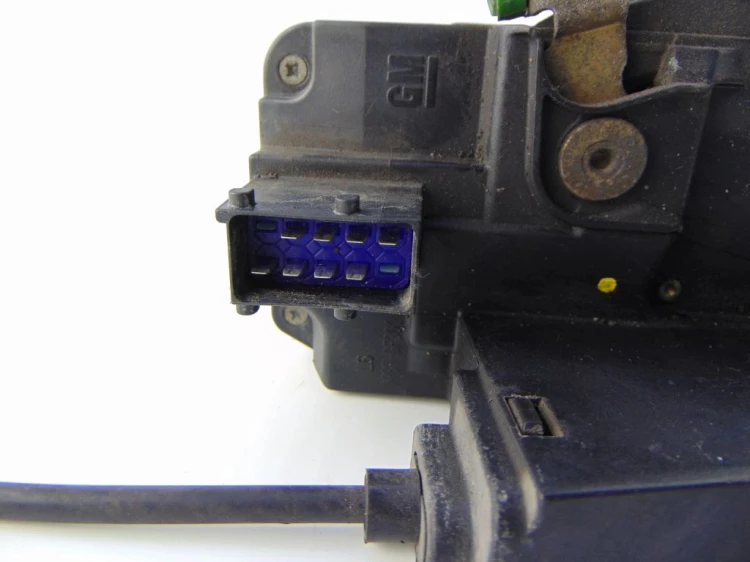 ZAMEK DRZWI LEWY PRZÓD OPEL ASTRA II 2.0 DI 90561151