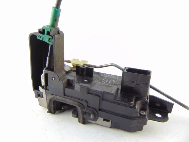 ZAMEK DRZWI PRAWY PRZÓD OPEL ASTRA H (2006-2014) 1.6 16V 13210749