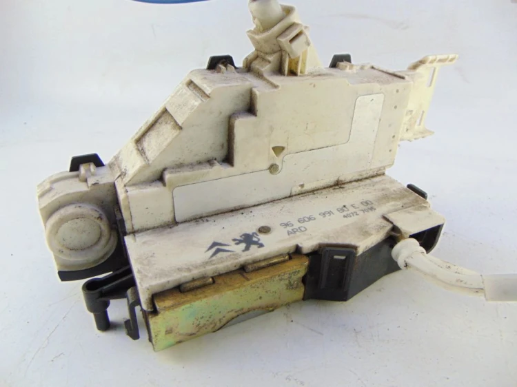 ZAMEK DRZWI PRAWY TYŁ PEUGEOT 407 (2004-2008) 2.0 HDI 9660699180E