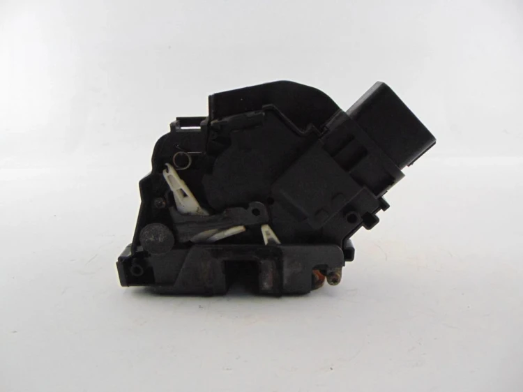 ZAMEK DRZWI LEWY PRZÓD FORD FOCUS MK2 (2004-2011) 1.6 TDCI 3M5A-R21813EP