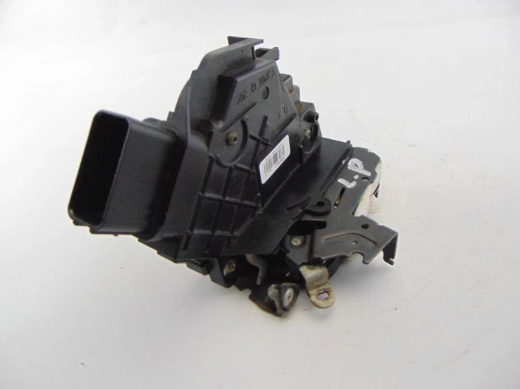 ZAMEK DRZWI LEWY PRZÓD FORD FOCUS MK2 (2004-2011) 1.6 TDCI 3M5A-R21813EP