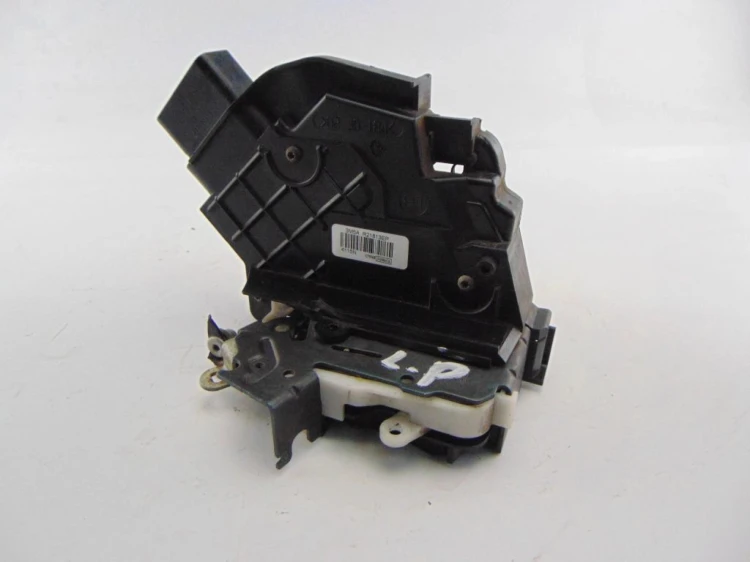 ZAMEK DRZWI LEWY PRZÓD FORD FOCUS MK2 (2004-2011) 1.6 TDCI 3M5A-R21813EP