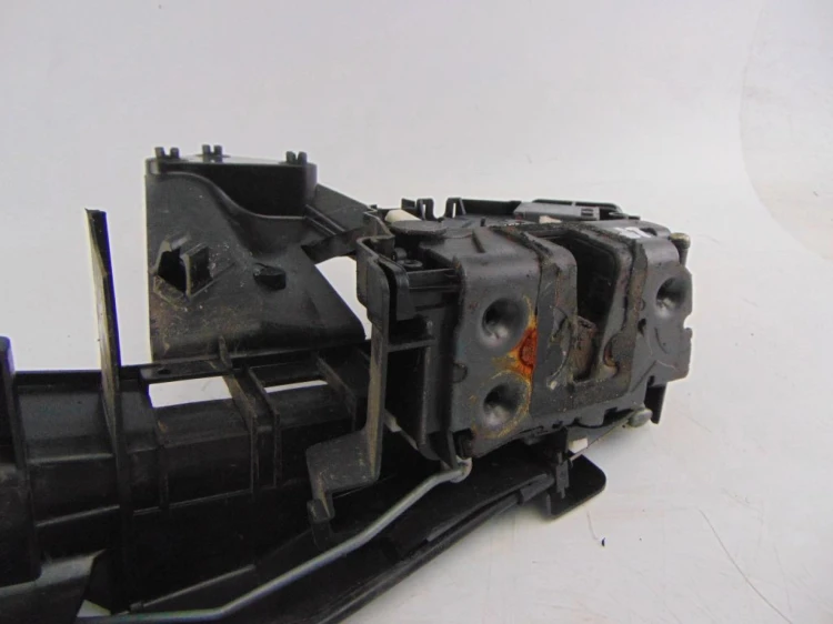 ZAMEK DRZWI PRAWY PRZÓD FORD FOCUS MK2 (2004-2011)