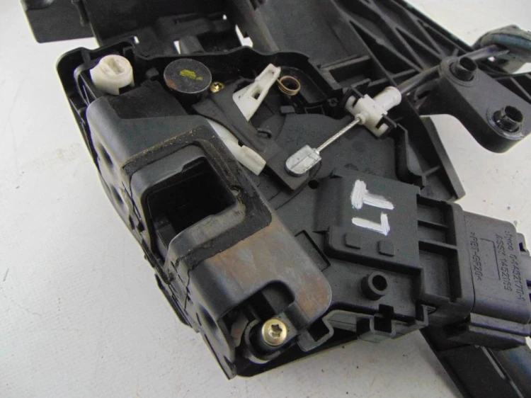 ZAMEK DRZWI LEWY TYŁ FORD C-MAX (2003-2006) 2.0TDCI 3M5A R26413BP
