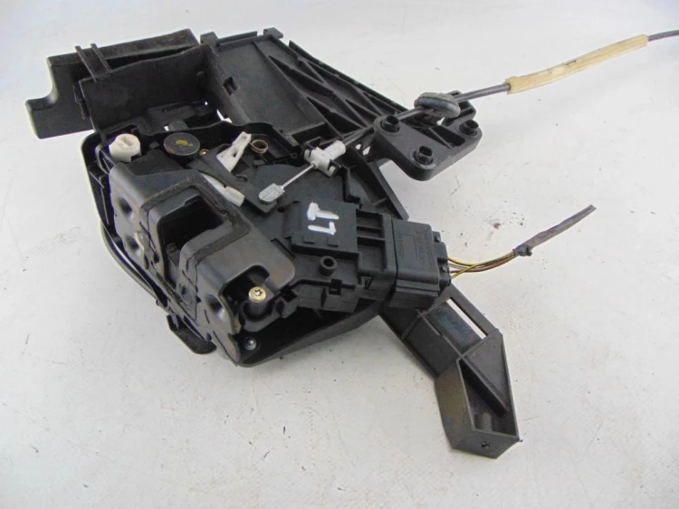 ZAMEK DRZWI LEWY TYŁ FORD C-MAX (2003-2006) 2.0TDCI 3M5A R26413BP