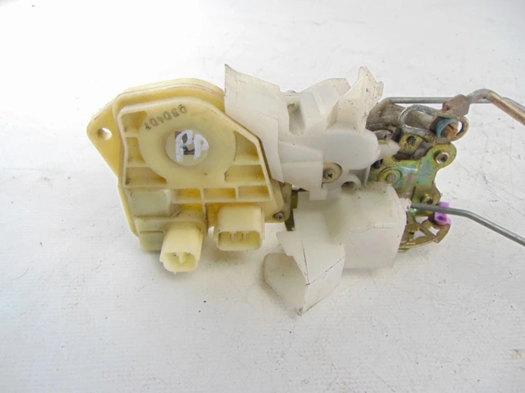 ZAMEK DRZWI PRAWY PRZÓD HONDA JAZZ 1.4