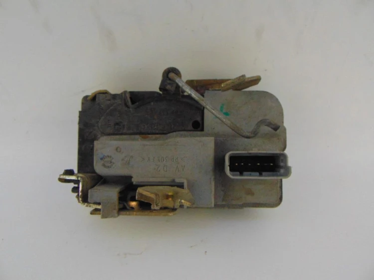 ZAMEK DRZWI PRAWY PRZÓD CITROEN XSARA II