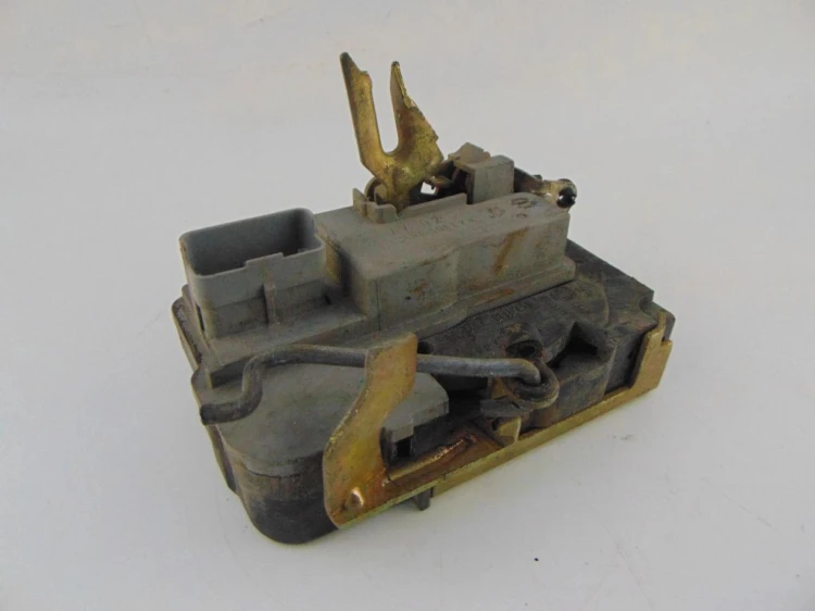 ZAMEK DRZWI PRAWY PRZÓD CITROEN XSARA II