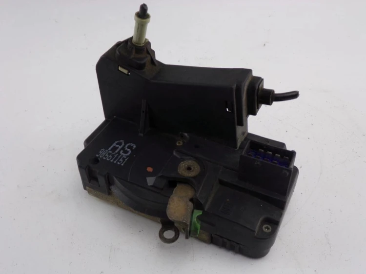 ZAMEK DRZWI LEWY PRZÓD OPEL ASTRA II G 1.7 DTI 90561151