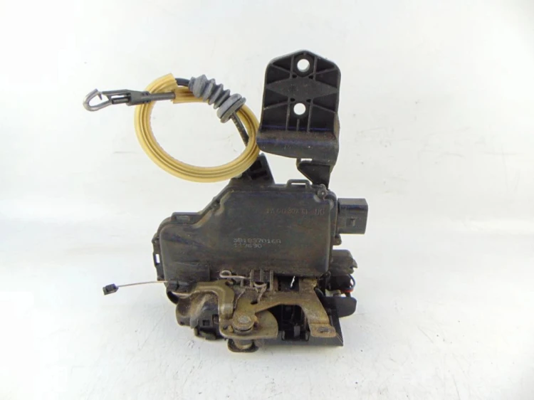 ZAMEK DRZWI PRAWY PRZÓD SEAT TOLEDO II 1.9 TDI 3B1837016A