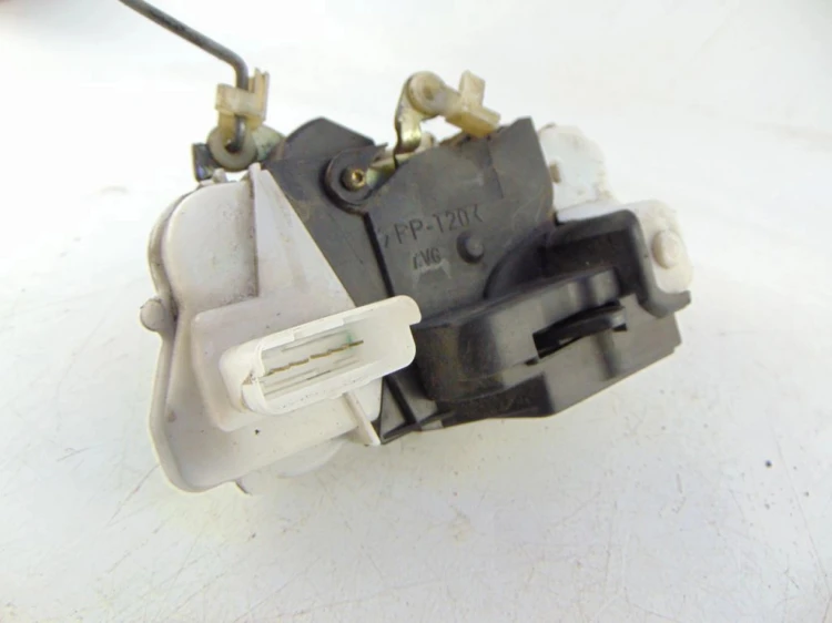 ZAMEK DRZWI LEWY PRZÓD CITROEN C5 I (2001-2004) 2.2 HDI