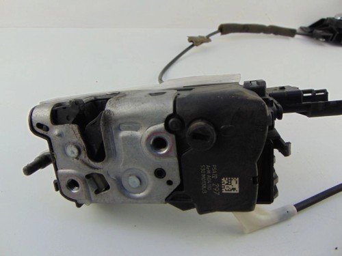 ZAMEK DRZWI LEWY TYŁ PEUGEOT 3008 1.6 THP