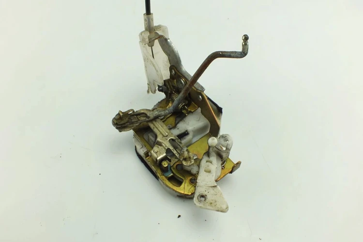 ZAMEK DRZWI PRAWY PRZÓD TOYOTA YARIS I (1999-2005) 1.0 16V