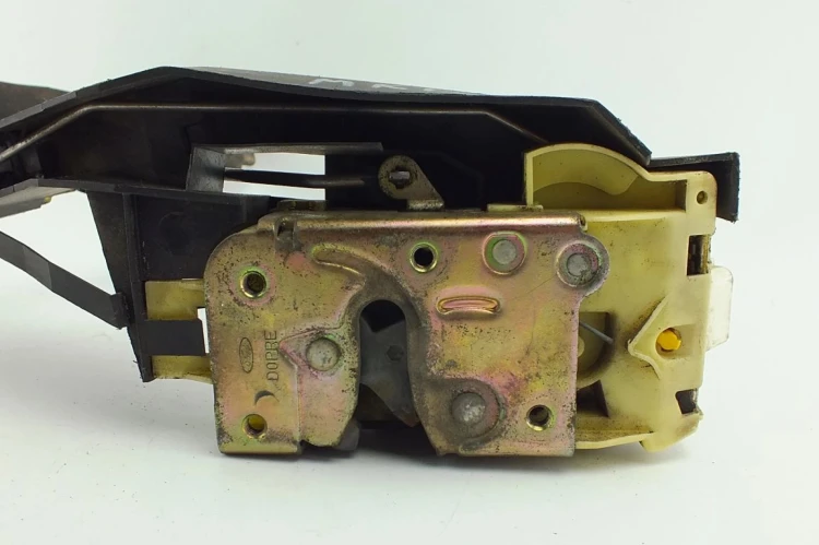 ZAMEK DRZWI PRAWY PRZÓD FORD FOCUS MK1 1.8 TDCI