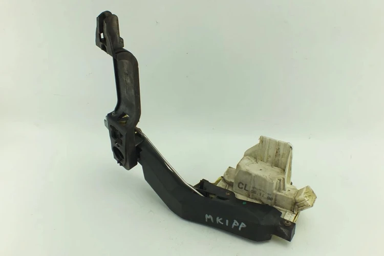 ZAMEK DRZWI PRAWY PRZÓD FORD FOCUS MK1 1.8 TDCI