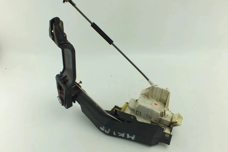 ZAMEK DRZWI PRAWY PRZÓD FORD FOCUS MK1 1.6 16V