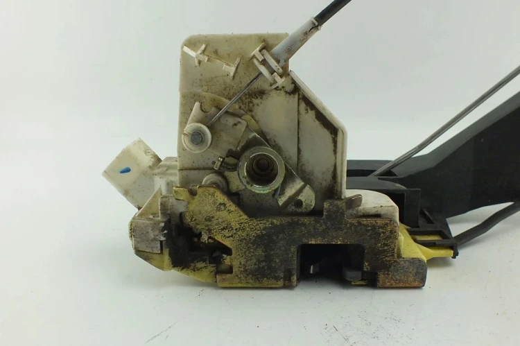 ZAMEK DRZWI PRAWY PRZÓD FORD FOCUS MK1 1.6 16V