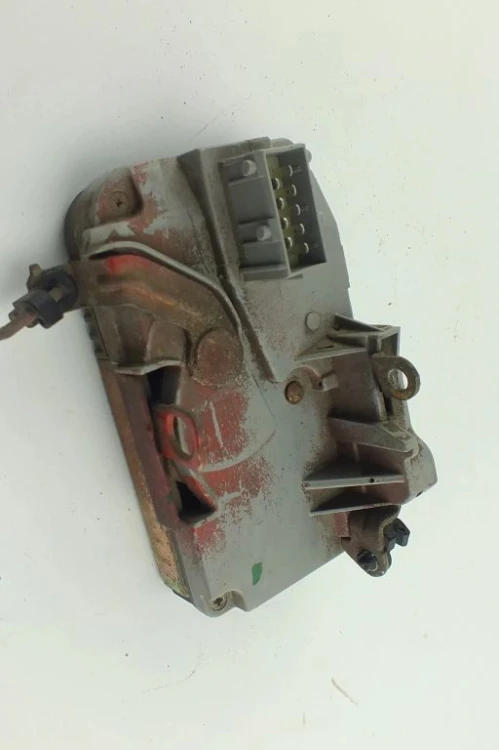 ZAMEK DRZWI PRAWY PRZÓD PEUGEOT 206 (1998-2002) 1.1 BENZ BRAK