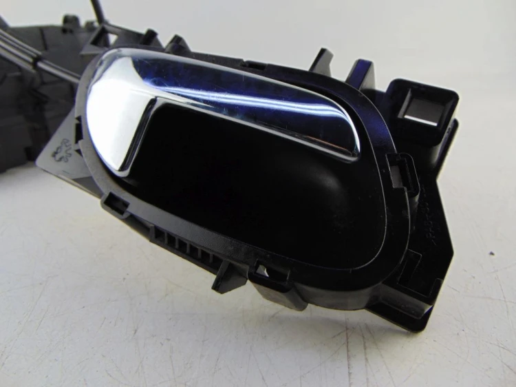 ZAMEK DRZWI PRAWY PRZÓD CITROEN C4 PICASSO (2006-2013)