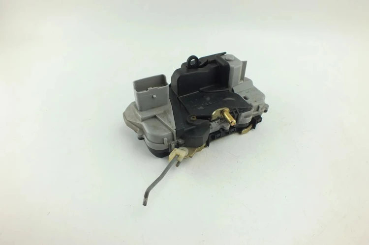 ZAMEK DRZWI PRAWY PRZÓD CITROEN XSARA PICASSO LIFT (2004-2008)