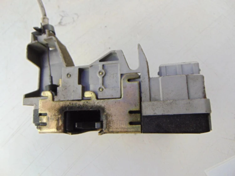 ZAMEK DRZWI PRAWY TYŁ PEUGEOT 307 (2001-2005) 1.6 16V