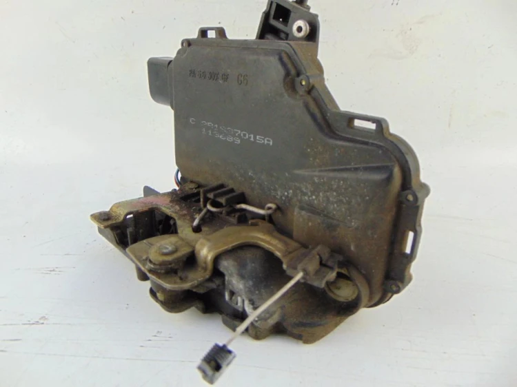 ZAMEK DRZWI LEWY PRZÓD VOLKSWAGEN GOLF IV 1.9 TDI 3B1837015A