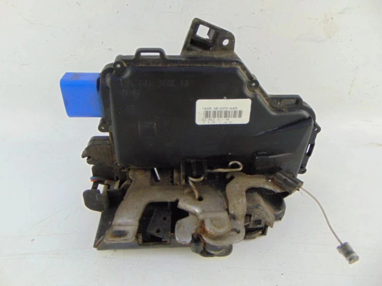 ZAMEK DRZWI LEWY PRZÓD SKODA FABIA II(2007-2014) 3B1837015AR