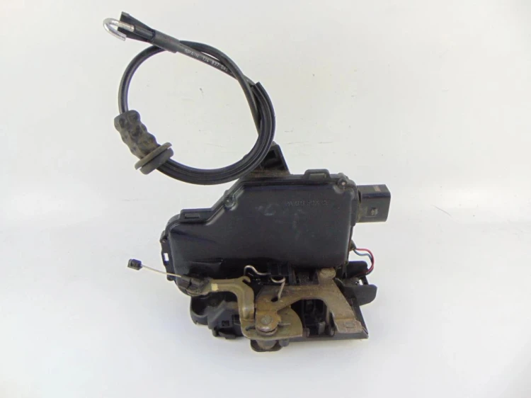 ZAMEK DRZWI PRAWY PRZÓD VOLKSWAGEN GOLF IV 1.6 SR