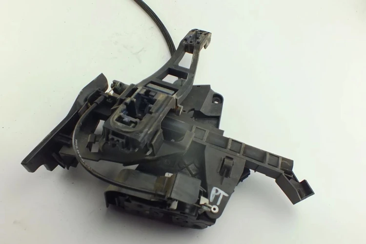 ZAMEK DRZWI PRAWY TYŁ FORD C-MAX (2003-2006) 2.0TDCI