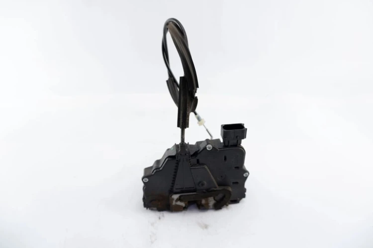 ZAMEK DRZWI PRAWY PRZÓD FIAT GRANDE PUNTO 55702904