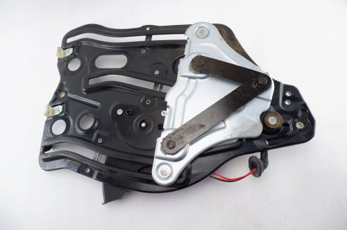 PODNOŚNIK SZYBY PRAWY TYŁ RENAULT MEGANE III (2008-2013) 1.4 TCE 827200018R
