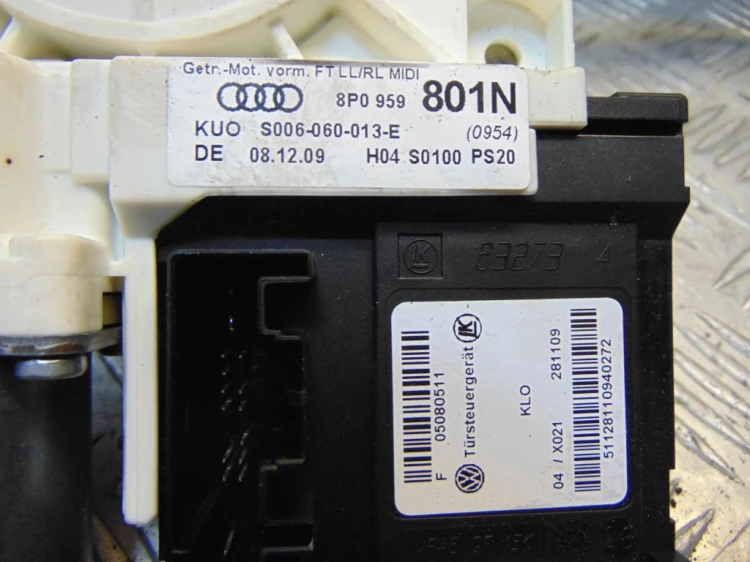 PODNOŚNIK SZYBY PRAWY PRZÓD AUDI A3 8P LIFT (2008-2013) 1.6 TDI 105 KM