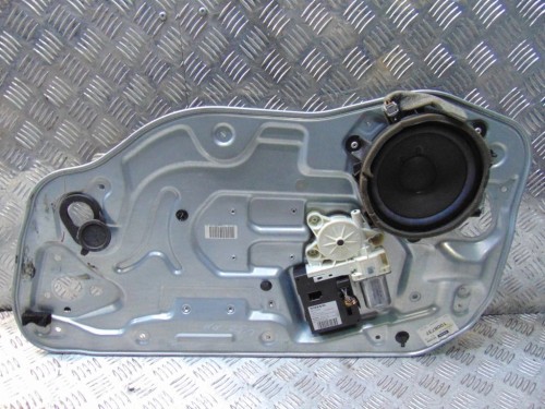 PODNOŚNIK SZYBY PRAWY PRZÓD VOLVO V50 1.6D