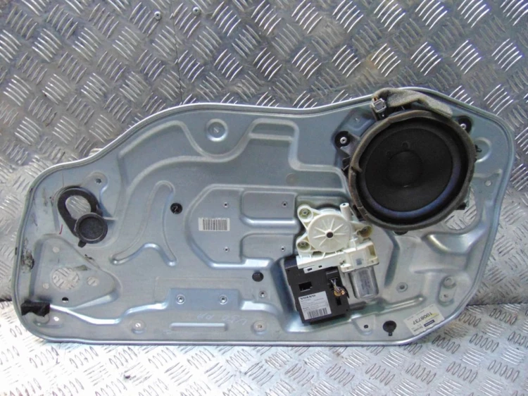 PODNOŚNIK SZYBY PRAWY PRZÓD VOLVO V50 1.6D