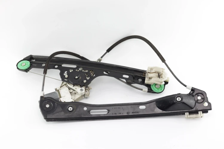 PODNOŚNIK SZYBY PRAWY PRZÓD BMW E87 LIFT 2.0D N47 7067796S