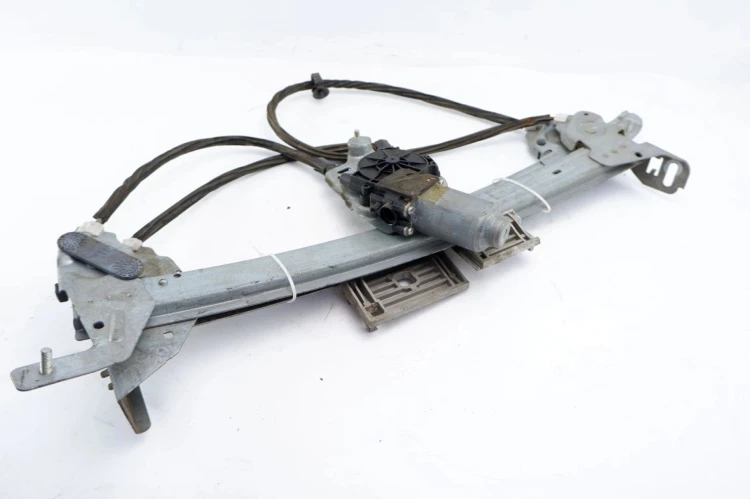 PODNOŚNIK SZYBY PRAWY PRZÓD RENAULT MEGANE II LIFT (2005-2008)