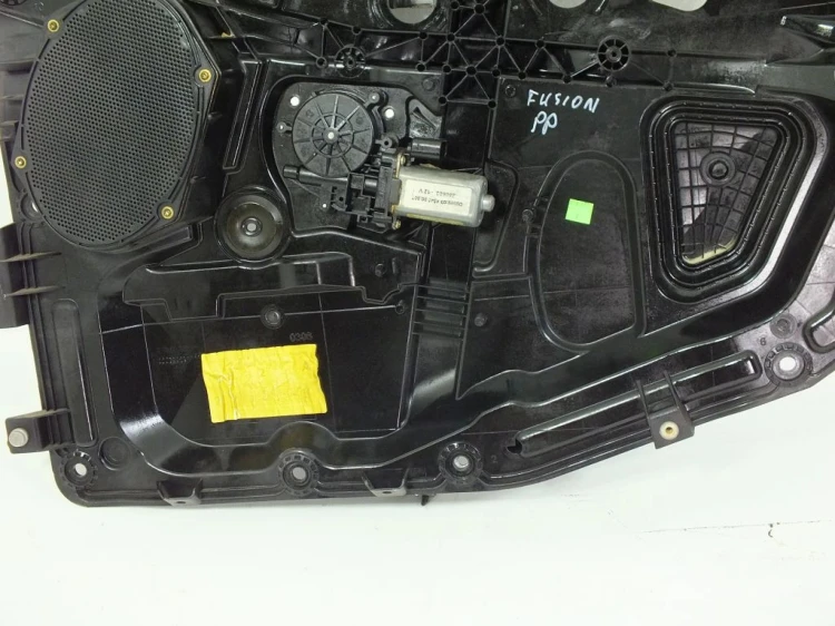 PODNOŚNIK SZYBY PRAWY PRZÓD FORD FUSION (2001-2005) 1.4 16V 80KM