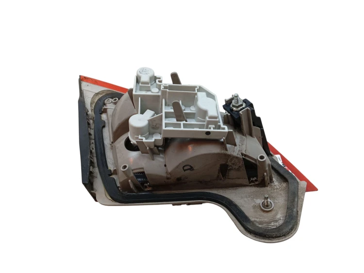 LAMPA PRAWY TYŁ W KLAPE FORD MONDEO MK4 (2007-2010) 2.0 TDCI 140KM