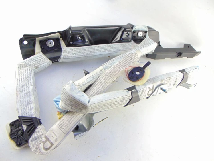 KURTYNA POWIETRZNA PRAWA BMW X1 E84 (2009-2015) S-DRIVE 18d 2.0 D N47D20C 1