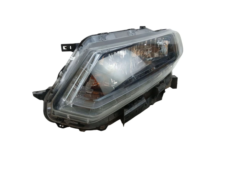 LAMPA LEWY PRZÓD NISSAN X-TRAIL T32 (2013-2017) 1.6 DCI 130KM
