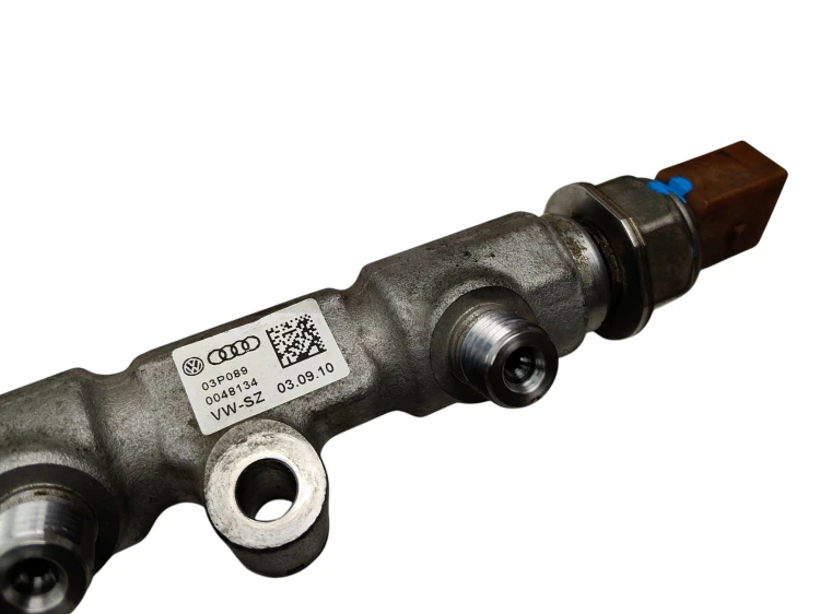 LISTWA WTRYSKOWA VOLKSWAGEN POLO V 6R (2009-2014) 1.2 TDI 75KM 03P089 05713