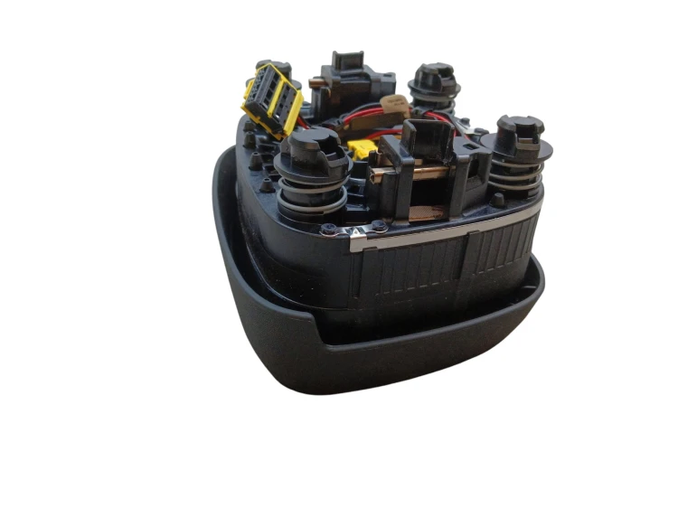PODUSZKA KIEROWCY VOLVO XC40 RECHARGE LIFT (2022-) E400V12 408KM 32288353