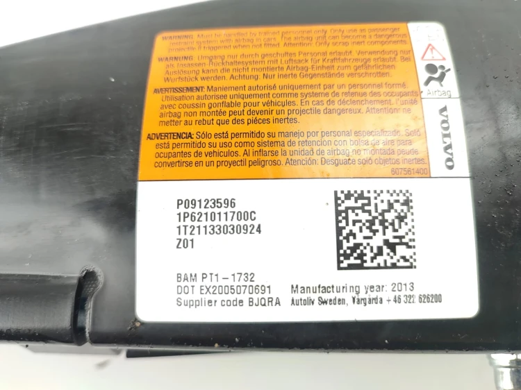 PODUSZKA FOTELA PRAWA VOLVO V40 II (2012-2016) 1.6 D2 114KM 622129800